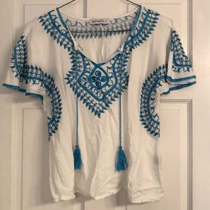 Buddy love basics white blue embroidered medium